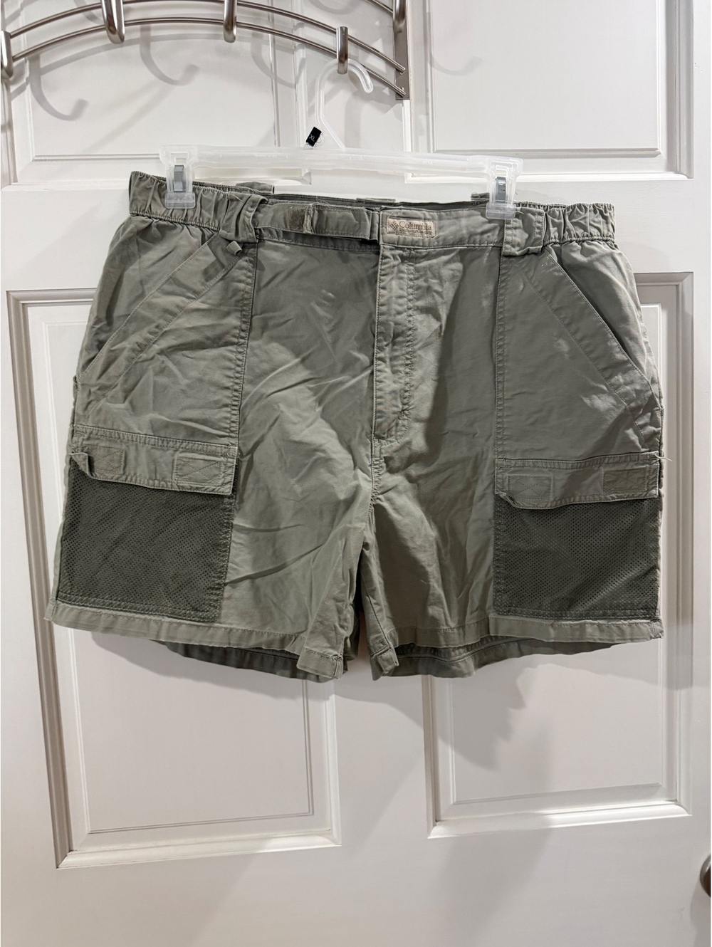 Columbia Men's XL Cargo Shorts with Elastic Waistband